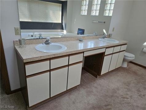 68 Starboard Circle Akron OH 44319