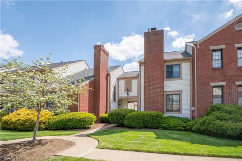 1836 Beechwood Avenue NE North Canton OH 44720