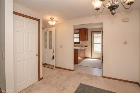 1836 Beechwood Avenue NE North Canton OH 44720