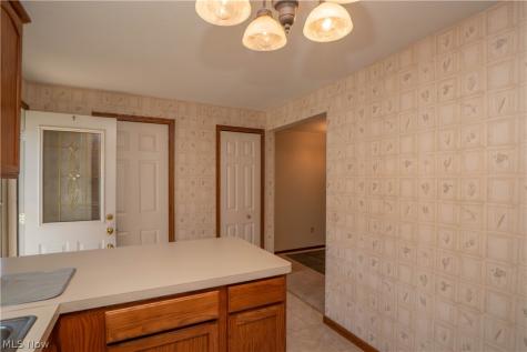 1836 Beechwood Avenue NE North Canton OH 44720