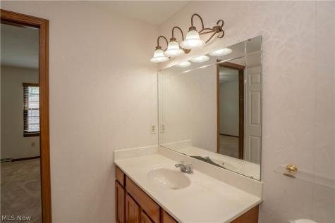 1836 Beechwood Avenue NE North Canton OH 44720