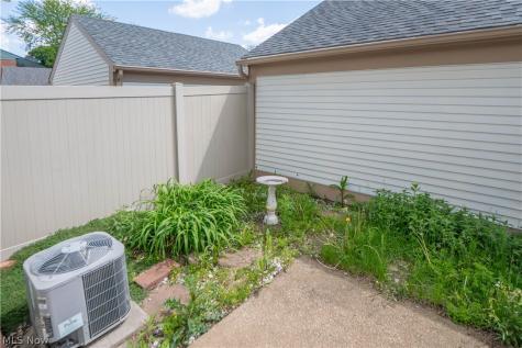 1836 Beechwood Avenue NE North Canton OH 44720
