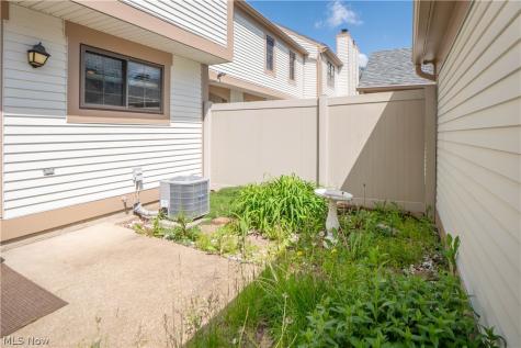 1836 Beechwood Avenue NE North Canton OH 44720