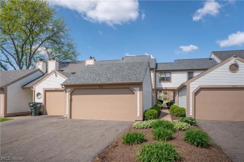 1836 Beechwood Avenue NE North Canton OH 44720