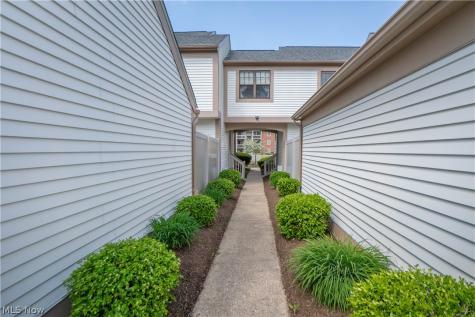 1836 Beechwood Avenue NE North Canton OH 44720