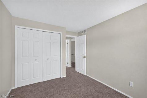 26534 Sussex Drive Olmsted Falls OH 44138