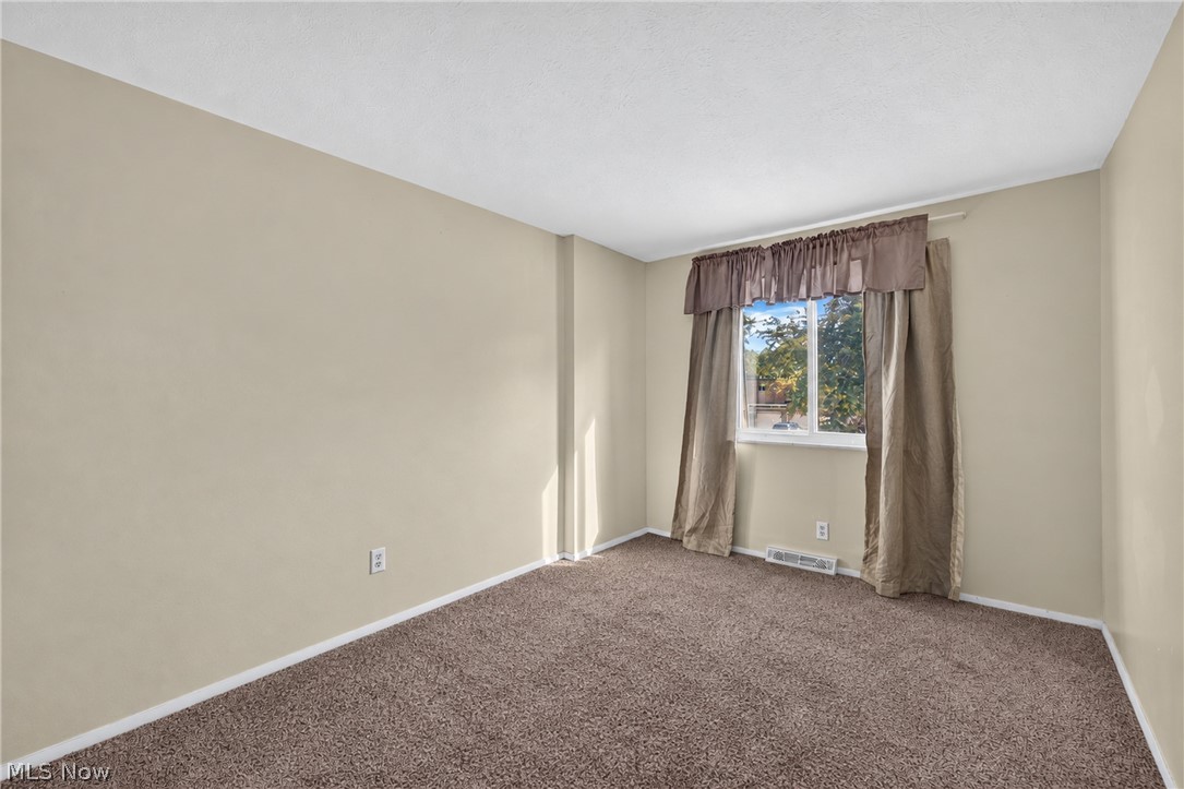 26534 Sussex Drive Olmsted Falls OH 44138