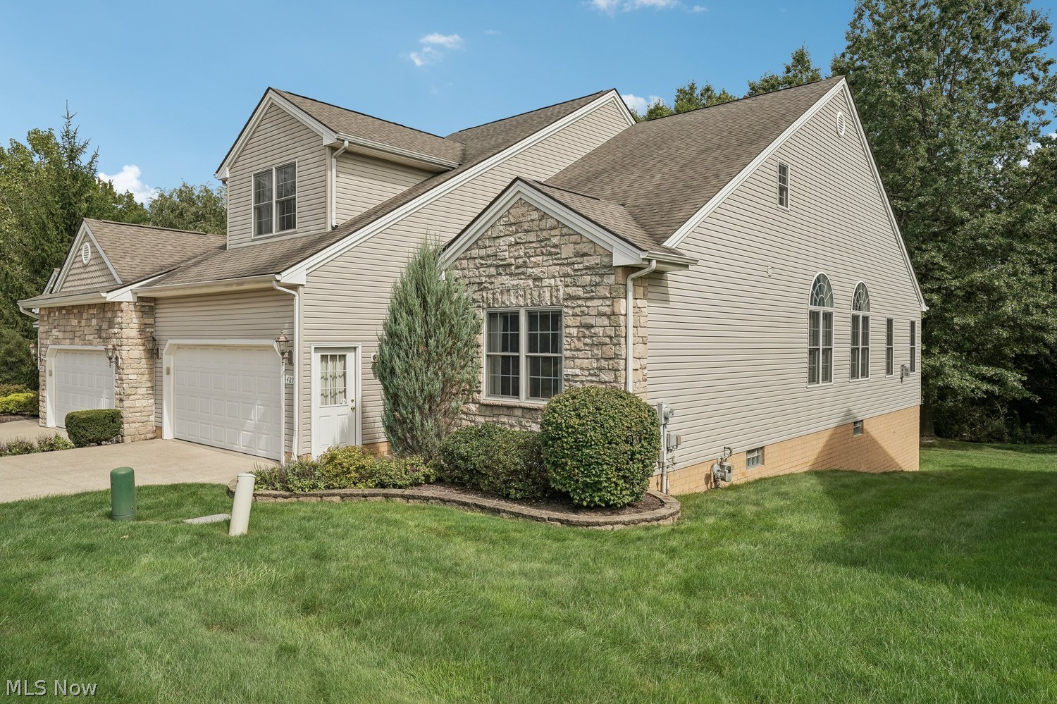 427 Creekside Drive Mayfield Heights OH 44143