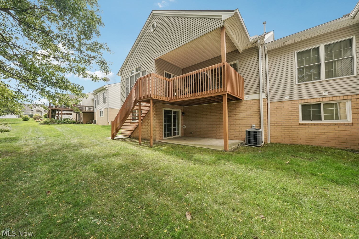 427 Creekside Drive Mayfield Heights OH 44143