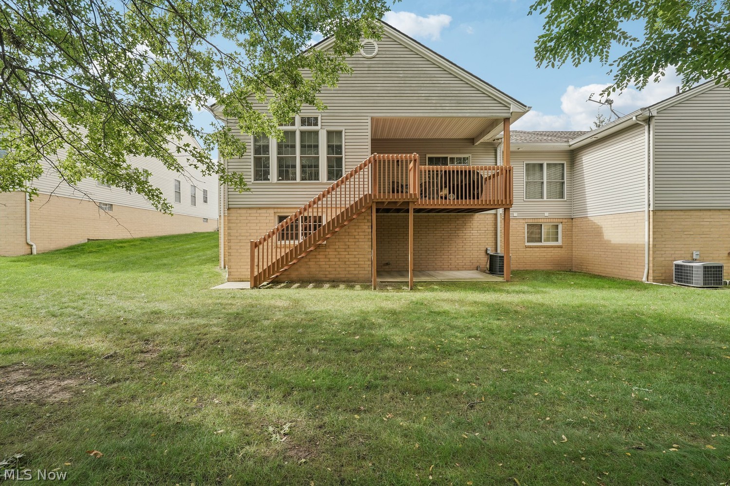 427 Creekside Drive Mayfield Heights OH 44143