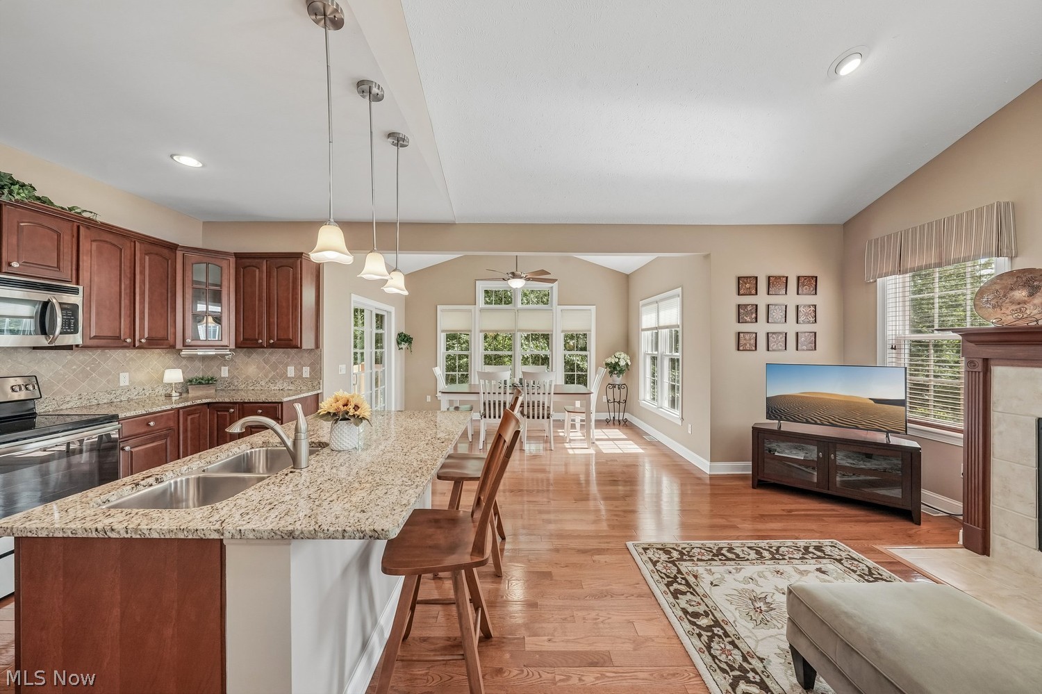 427 Creekside Drive Mayfield Heights OH 44143