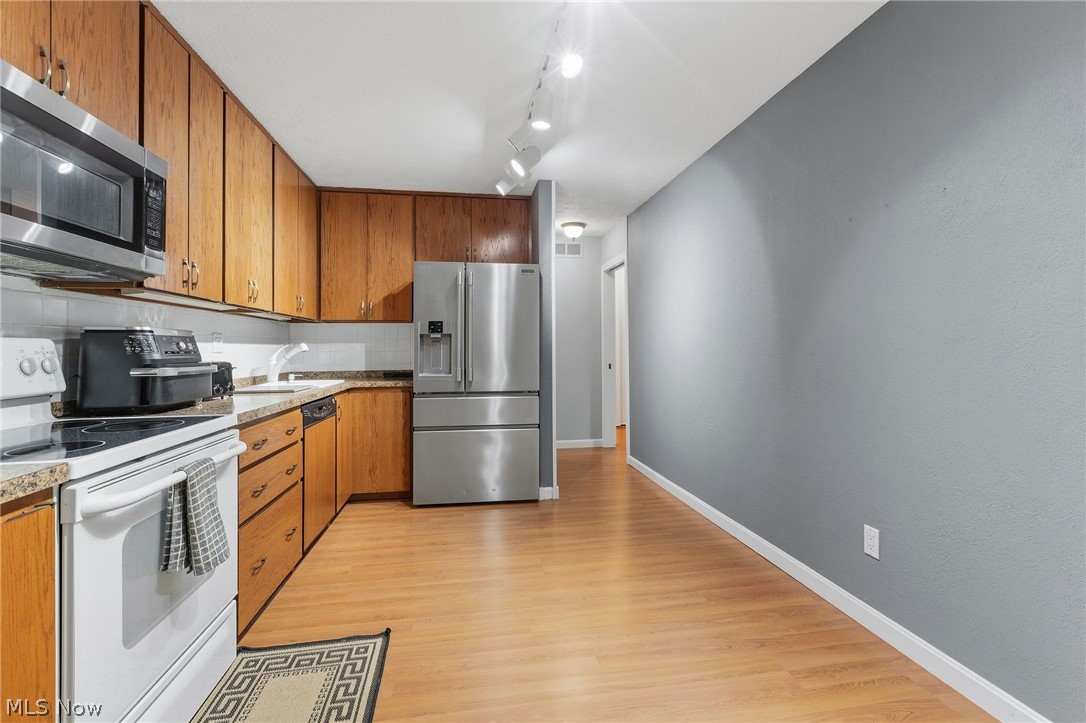 8058 Steven David Drive Strongsville OH 44149
