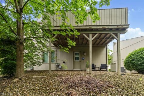 8058 Steven David Drive Strongsville OH 44149
