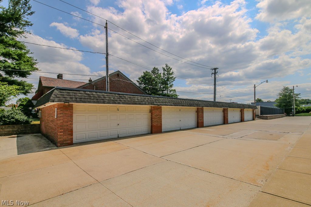 6876 Smith Road Middleburg Heights OH 44130