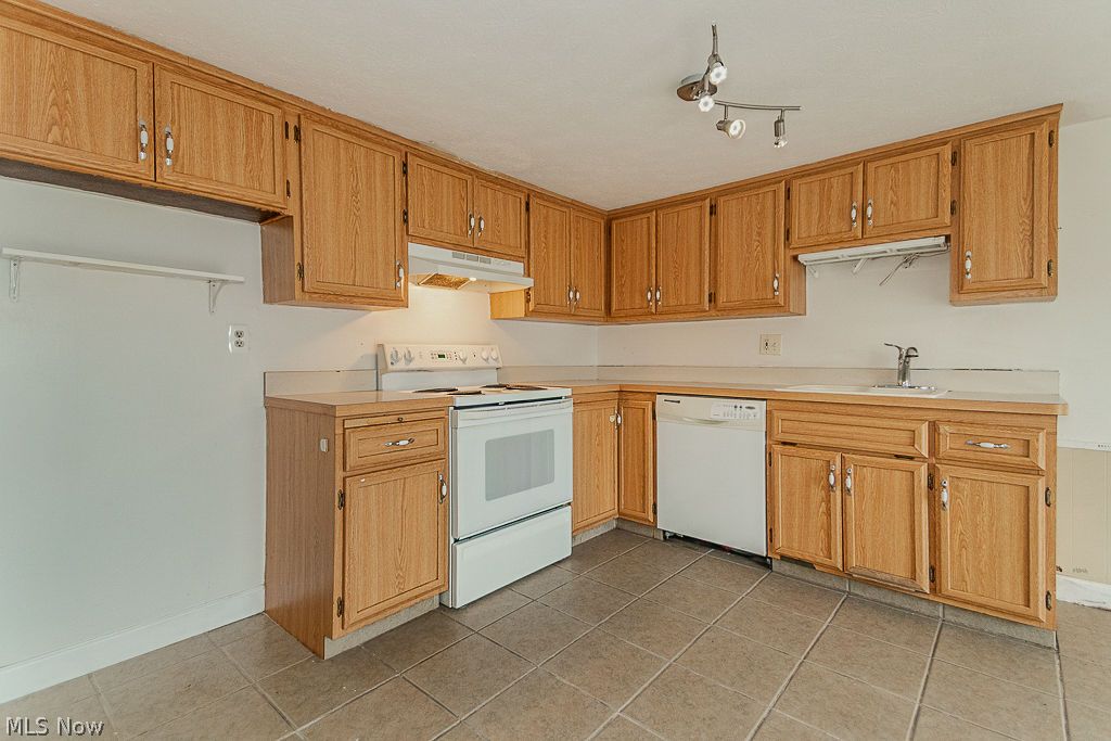 6876 Smith Road Middleburg Heights OH 44130