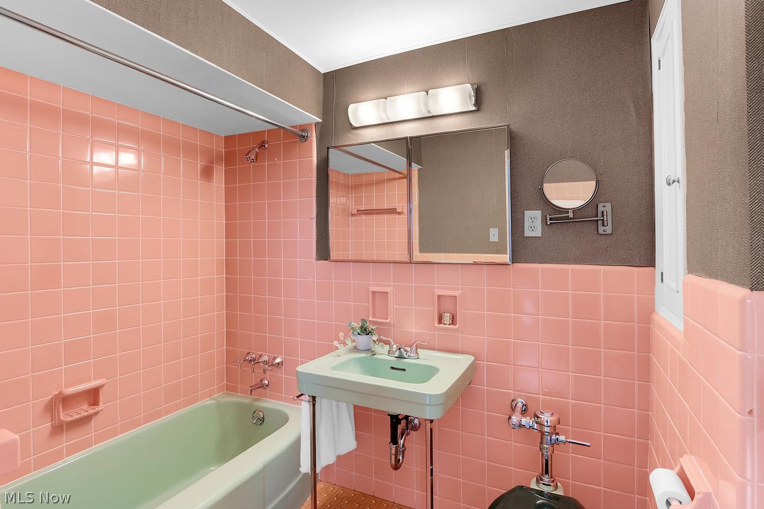 13900 Shaker Boulevard Cleveland OH 44120