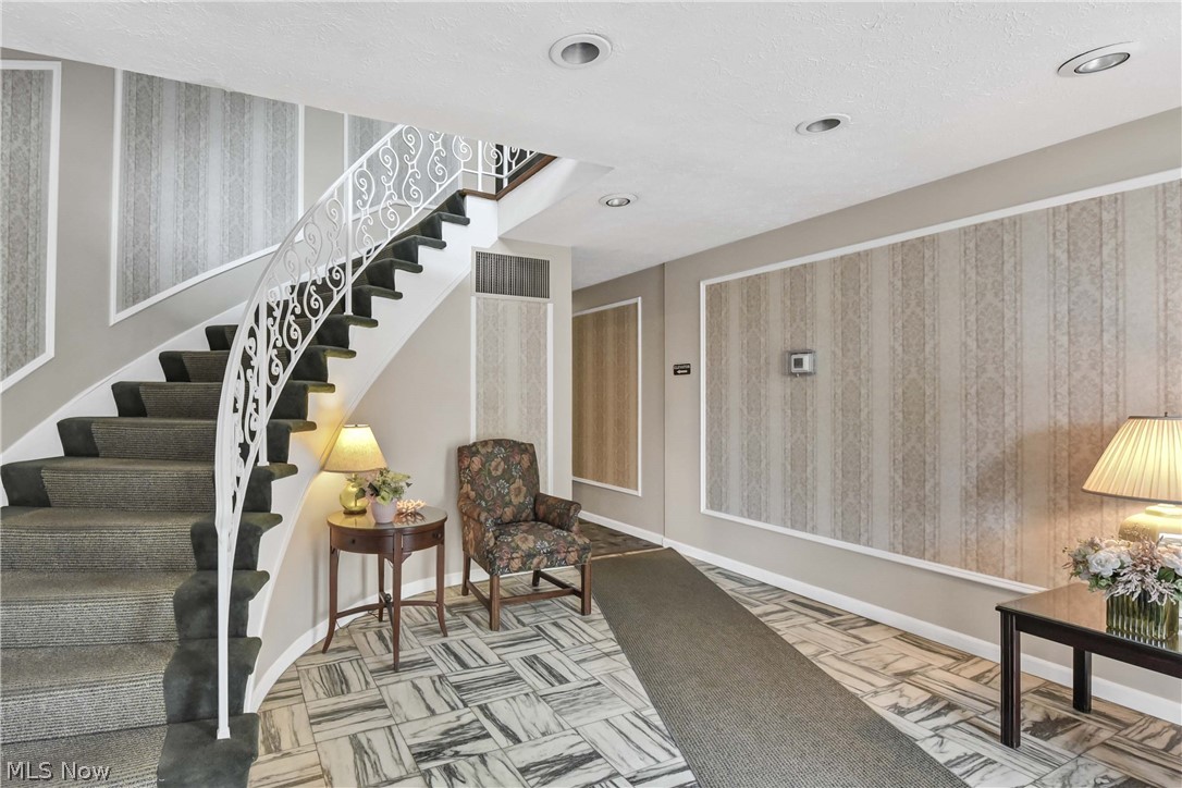 22701 Center Ridge Road Rocky River OH 44116