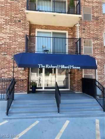 15555 Hilliard Road Lakewood OH 44107