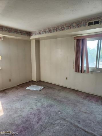 15555 Hilliard Road Lakewood OH 44107
