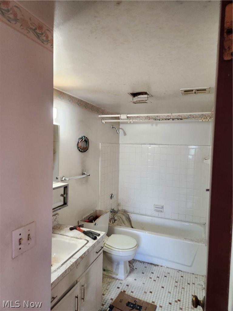 15555 Hilliard Road Lakewood OH 44107