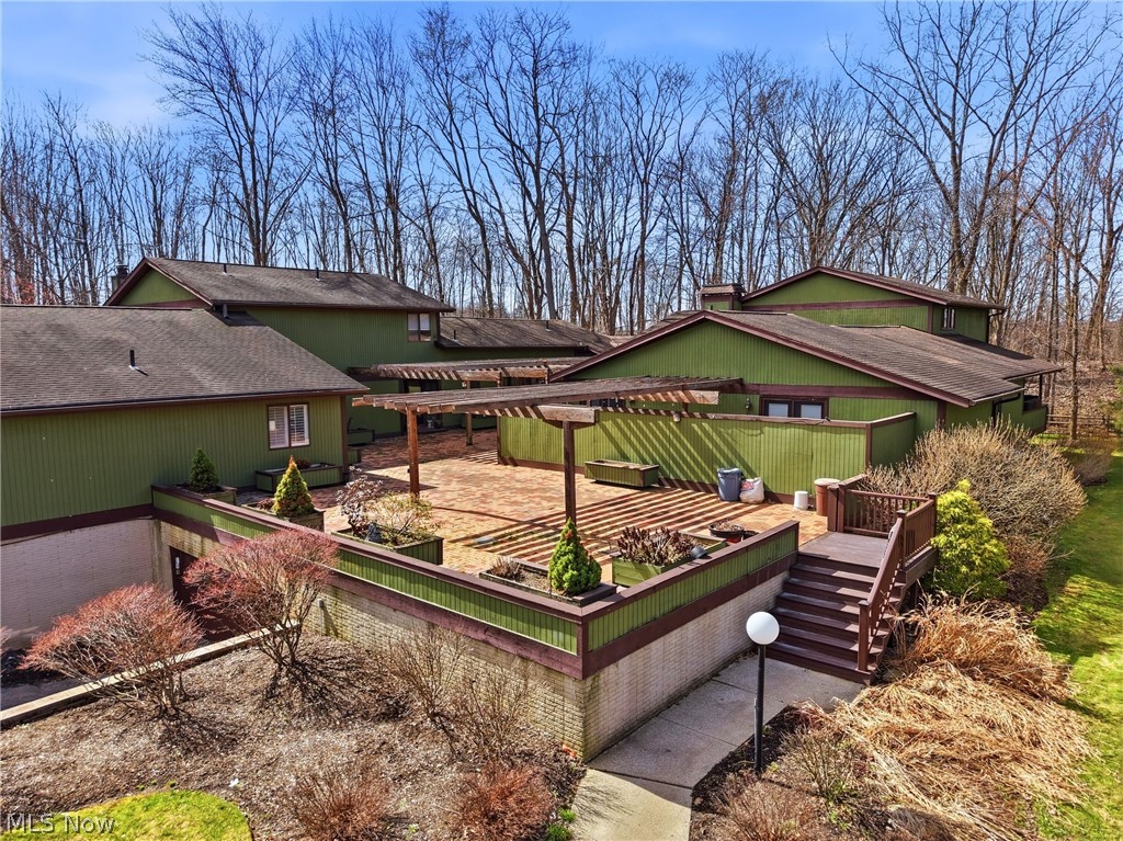 17650 Walnut Trail Chagrin Falls OH 44023