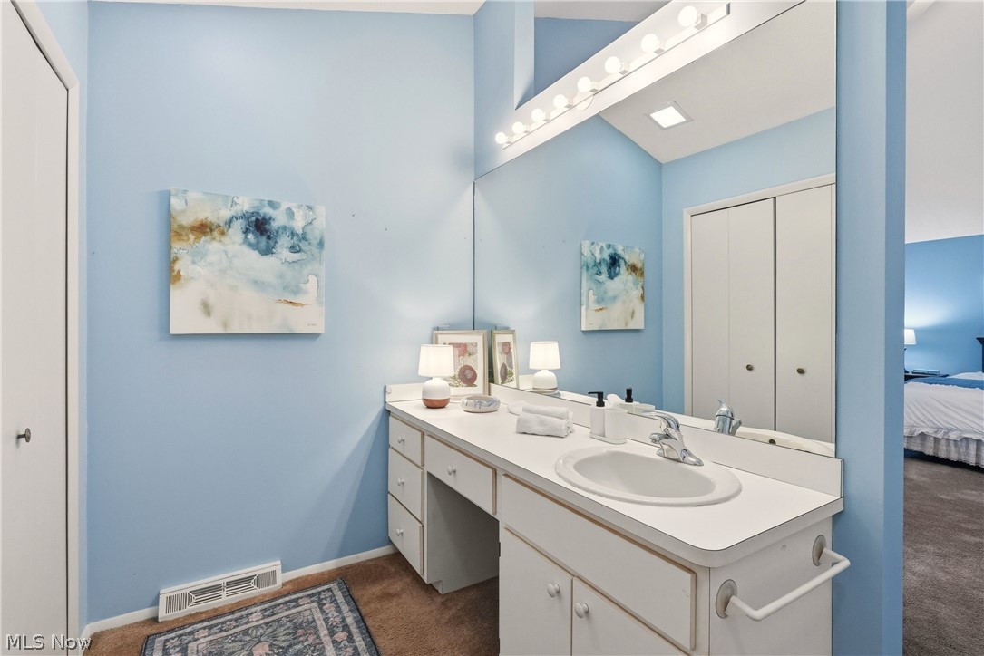 17650 Walnut Trail Chagrin Falls OH 44023