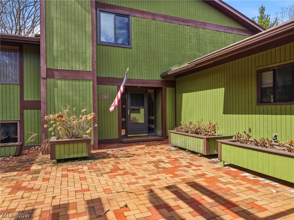 17650 Walnut Trail Chagrin Falls OH 44023