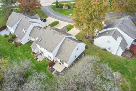 9607 E Idlewood Drive Twinsburg OH 44087