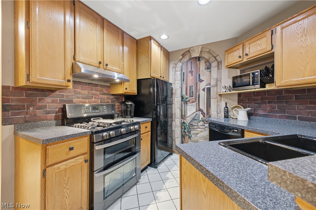1323 Red Tail Hawk Court Boardman OH 44512