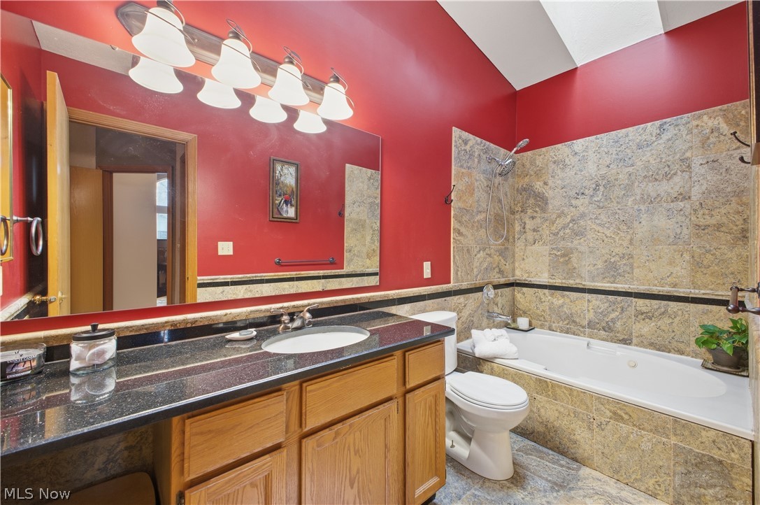 1323 Red Tail Hawk Court Boardman OH 44512