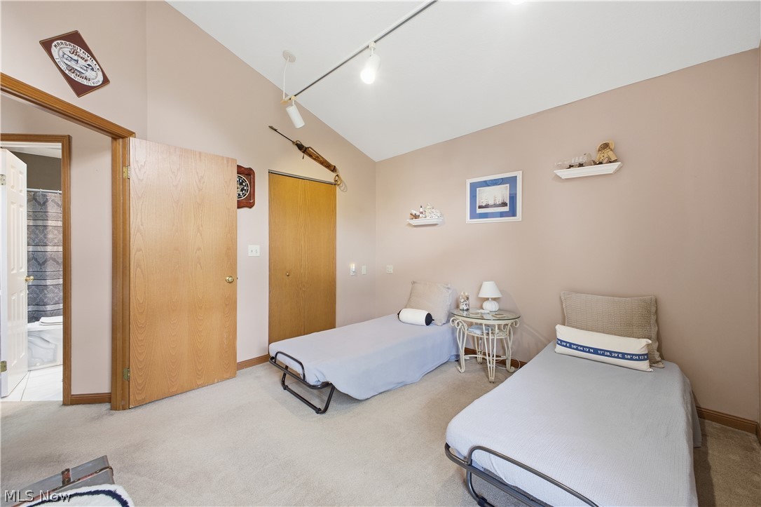 1323 Red Tail Hawk Court Boardman OH 44512