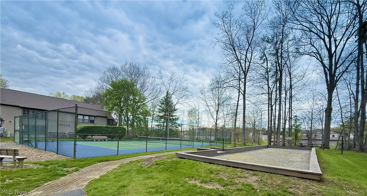 1323 Red Tail Hawk Court Boardman OH 44512