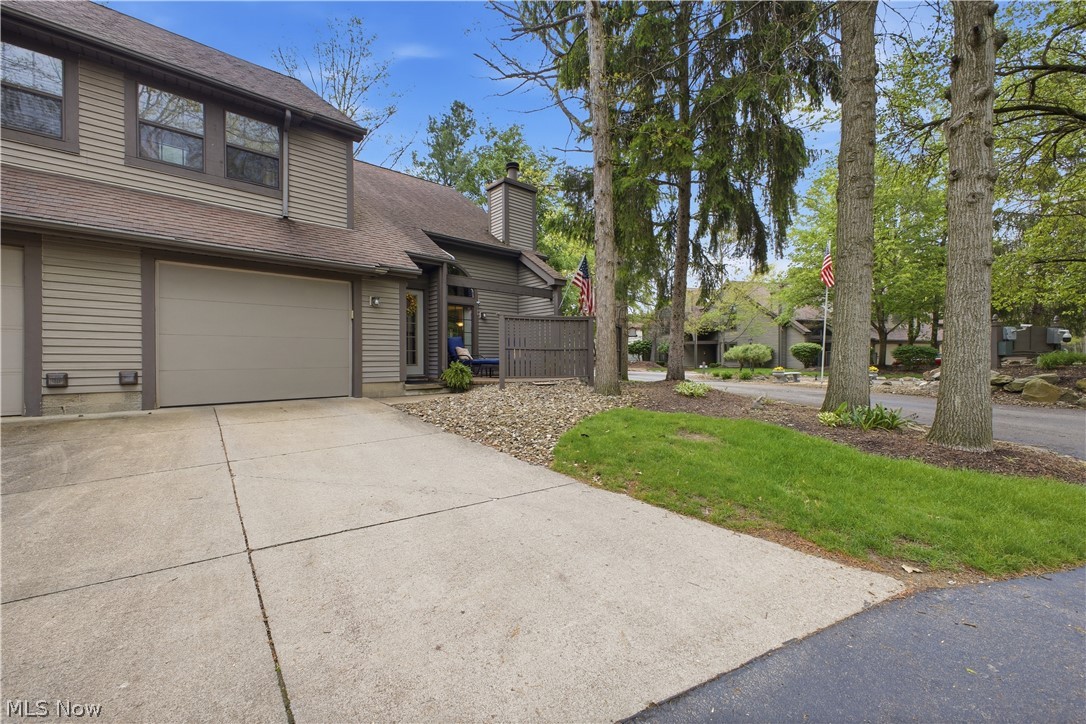 1323 Red Tail Hawk Court Boardman OH 44512