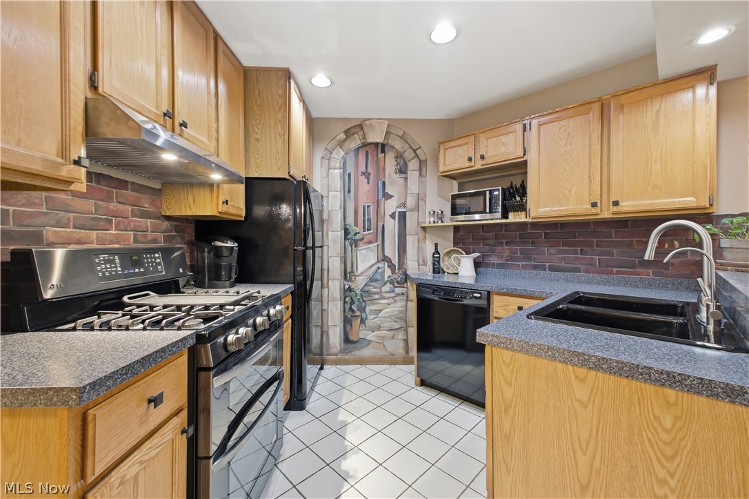 1323 Red Tail Hawk Court Boardman OH 44512