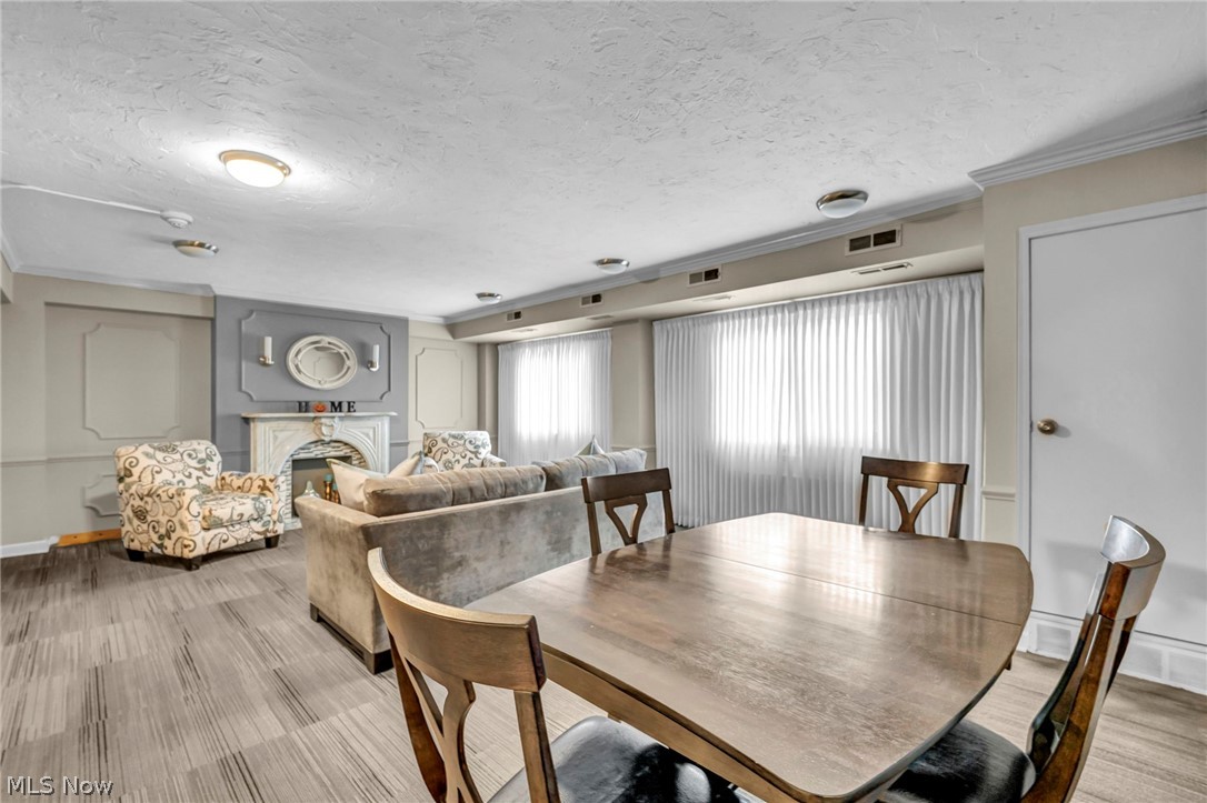 15555 Hilliard Road Lakewood OH 44107