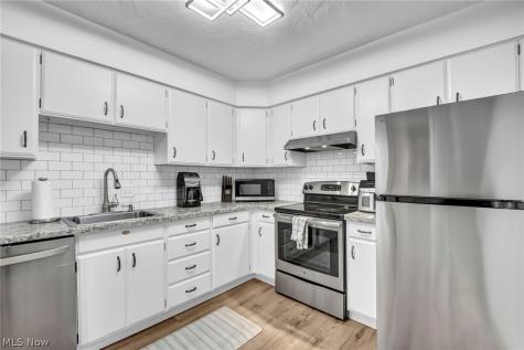 15555 Hilliard Road Lakewood OH 44107