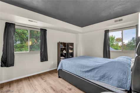 15555 Hilliard Road Lakewood OH 44107