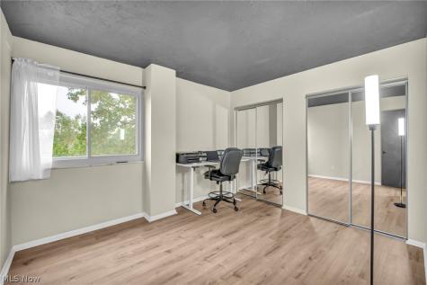 15555 Hilliard Road Lakewood OH 44107