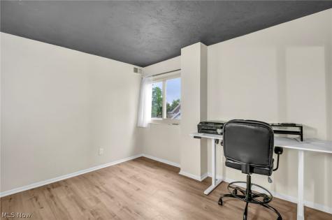 15555 Hilliard Road Lakewood OH 44107