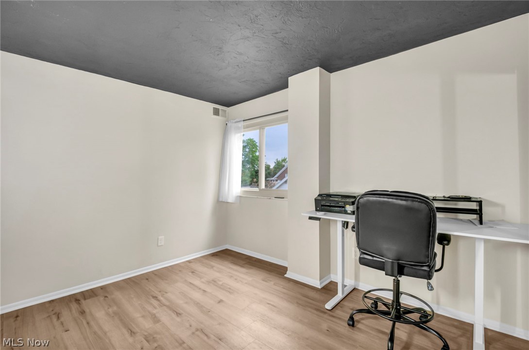 15555 Hilliard Road Lakewood OH 44107