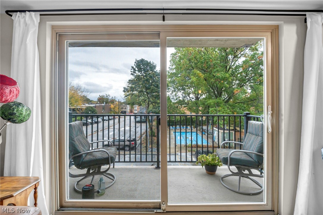 15555 Hilliard Road Lakewood OH 44107
