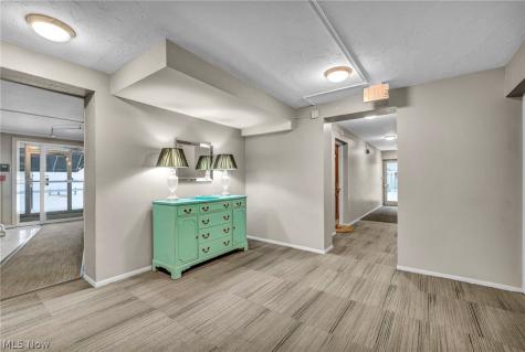 15555 Hilliard Road Lakewood OH 44107