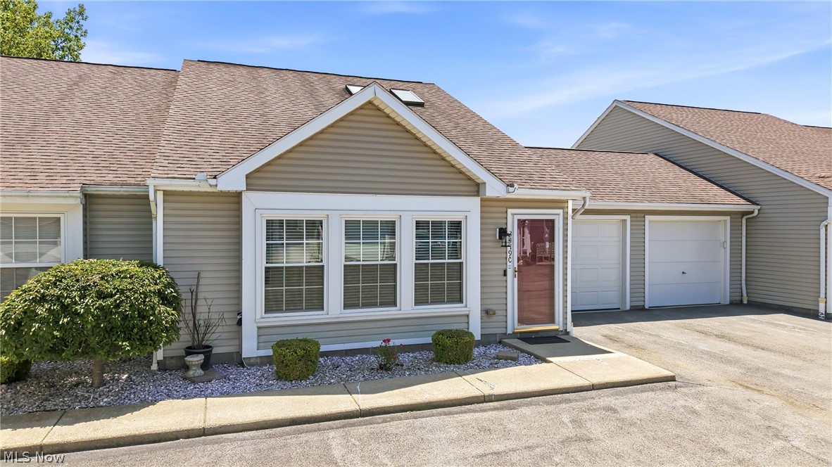 3419 Eagles Loft Cortland OH 44410