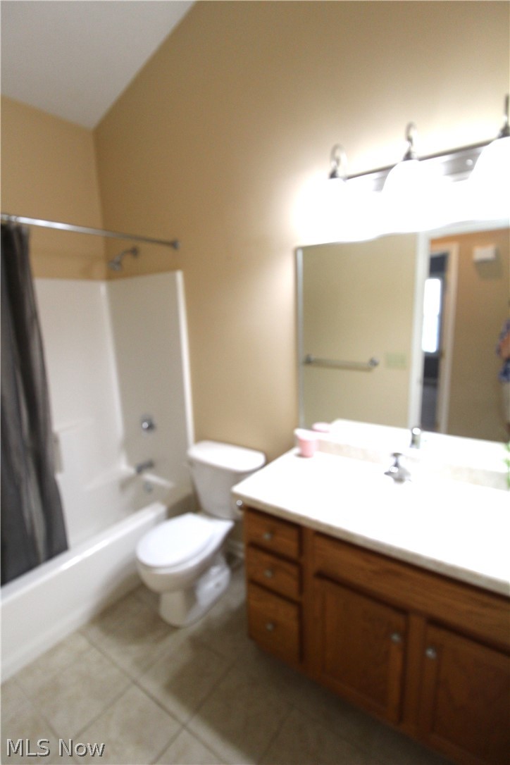 13 Hedgerows New Middletown OH 44442