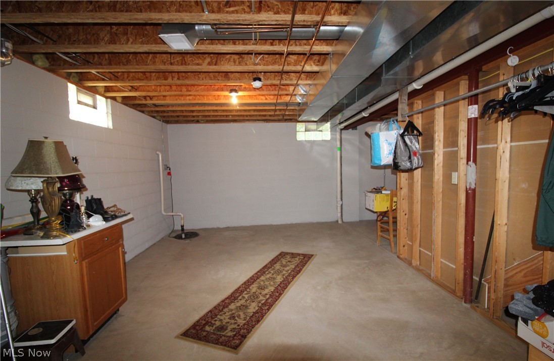 13 Hedgerows New Middletown OH 44442