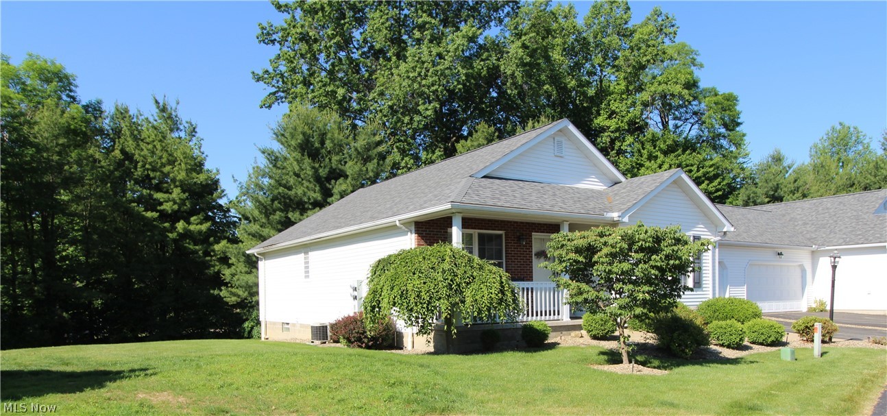 13 Hedgerows New Middletown OH 44442