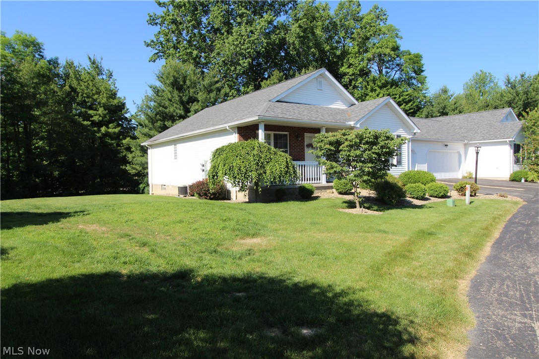 13 Hedgerows New Middletown OH 44442