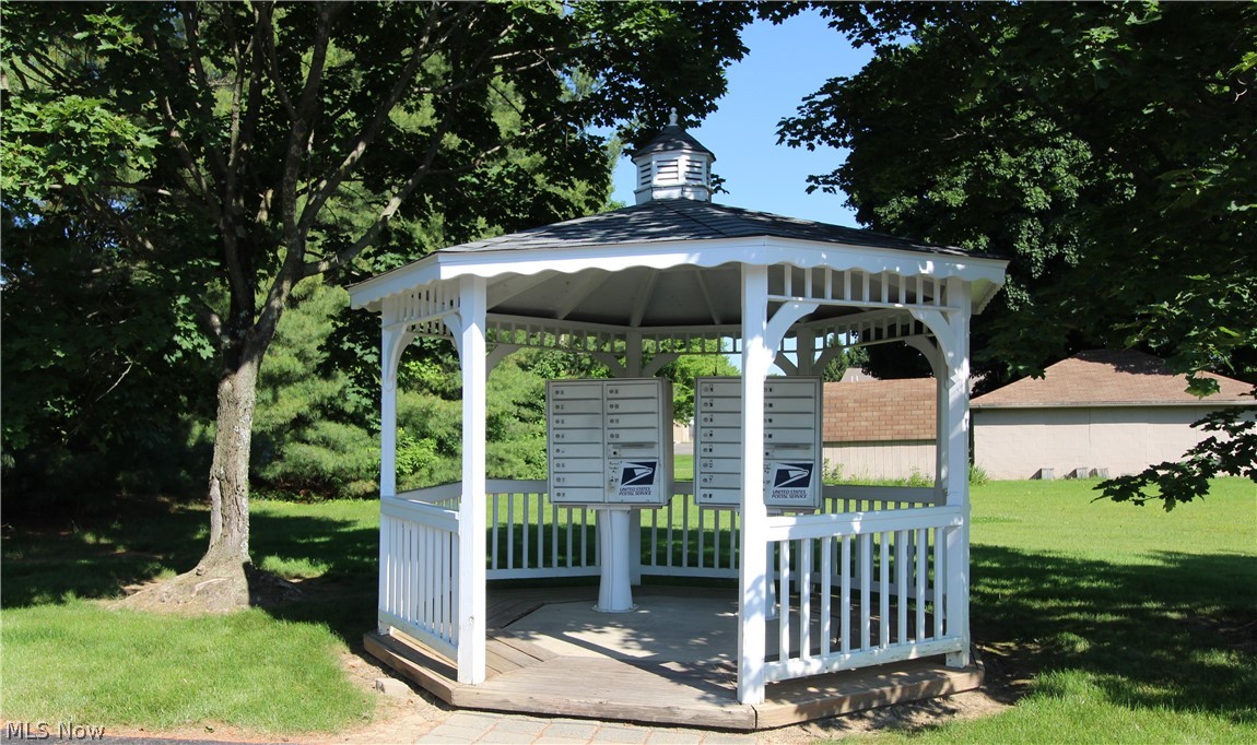 13 Hedgerows New Middletown OH 44442