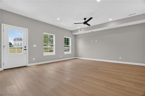 469 Harbor Lane Lorain OH 44052
