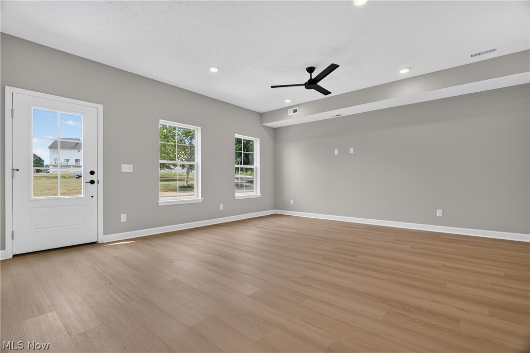 469 Harbor Lane Lorain OH 44052
